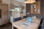Chalet-25-eettafel-robbenjager-texel-2024.jpg