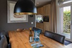 Chalet-28-eettafel-robbenjager-texel-2024.jpg