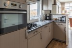 Chalet-17-keuken-robbenjager-texel-2024.jpg