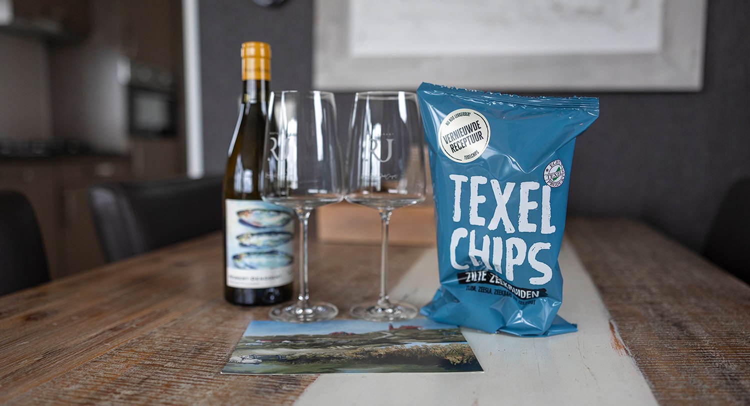 Chalet-11-woonkamer6-robbenjager-texel-2024-Hersteld.jpg