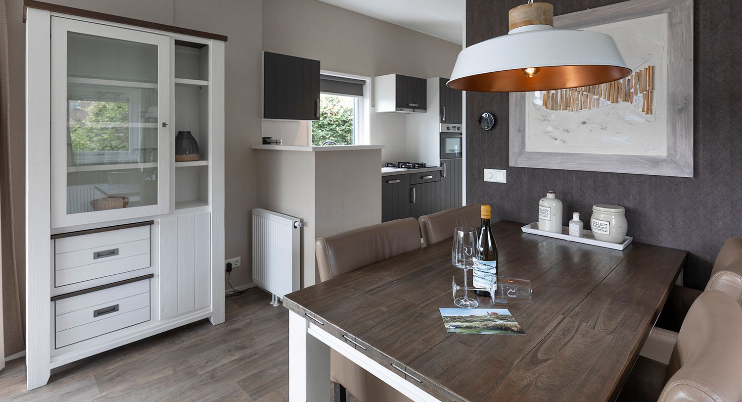 Chalet-29-eettafel-robbenjager-texel-2024.jpg